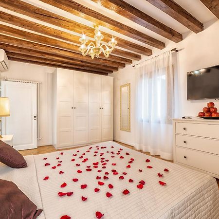Casanova Fenice - Canal View Venedik Oda fotoğraf
