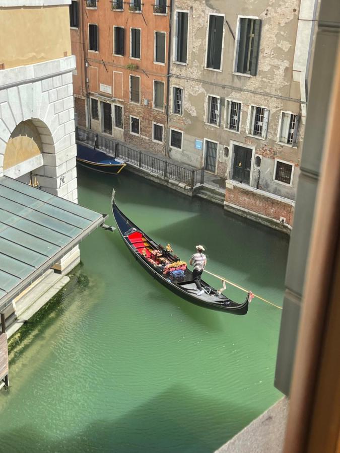 Casanova Fenice - Canal View Venedik Dış mekan fotoğraf
