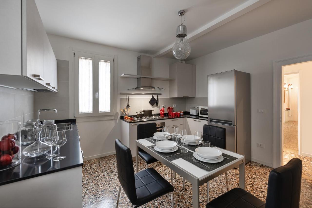 Casanova Fenice - Canal View Venedik Dış mekan fotoğraf