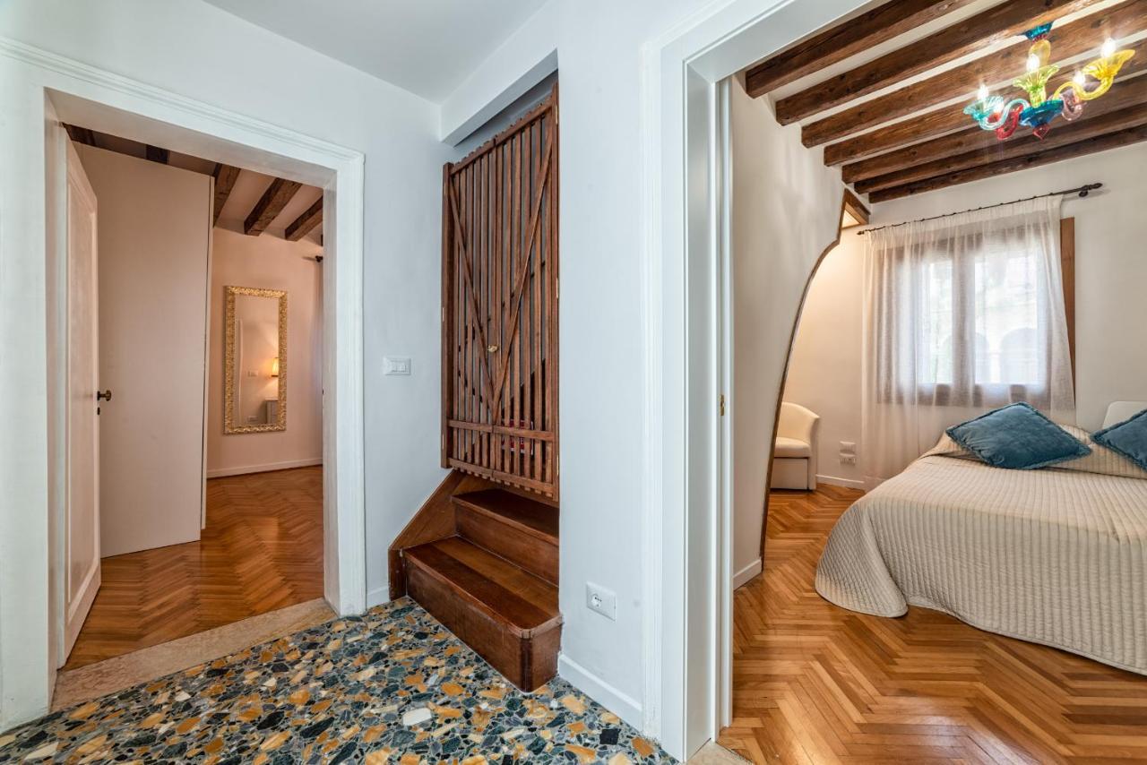 Casanova Fenice - Canal View Venedik Dış mekan fotoğraf