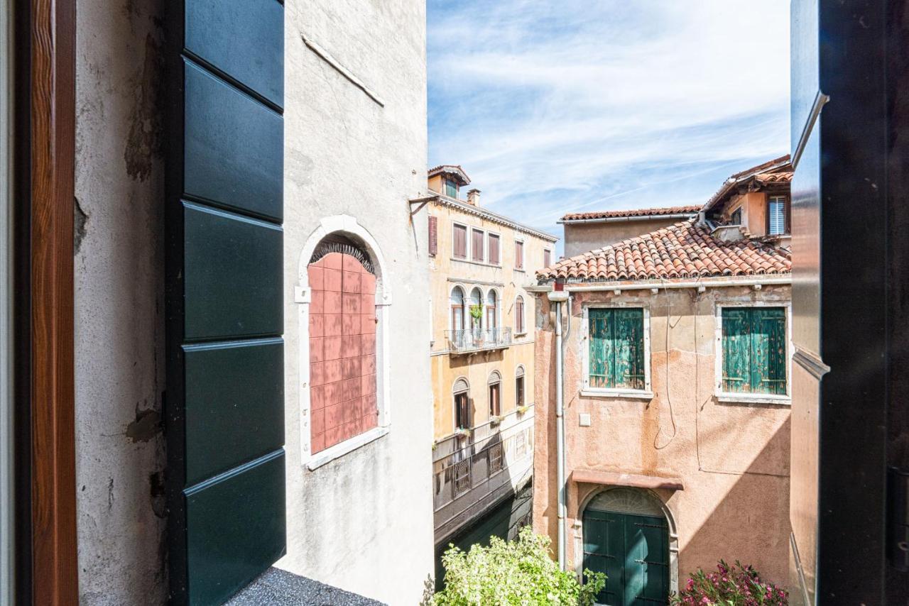 Casanova Fenice - Canal View Venedik Dış mekan fotoğraf