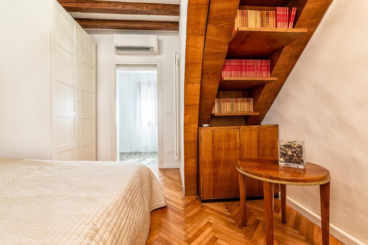 Casanova Fenice - Canal View Venedik Dış mekan fotoğraf