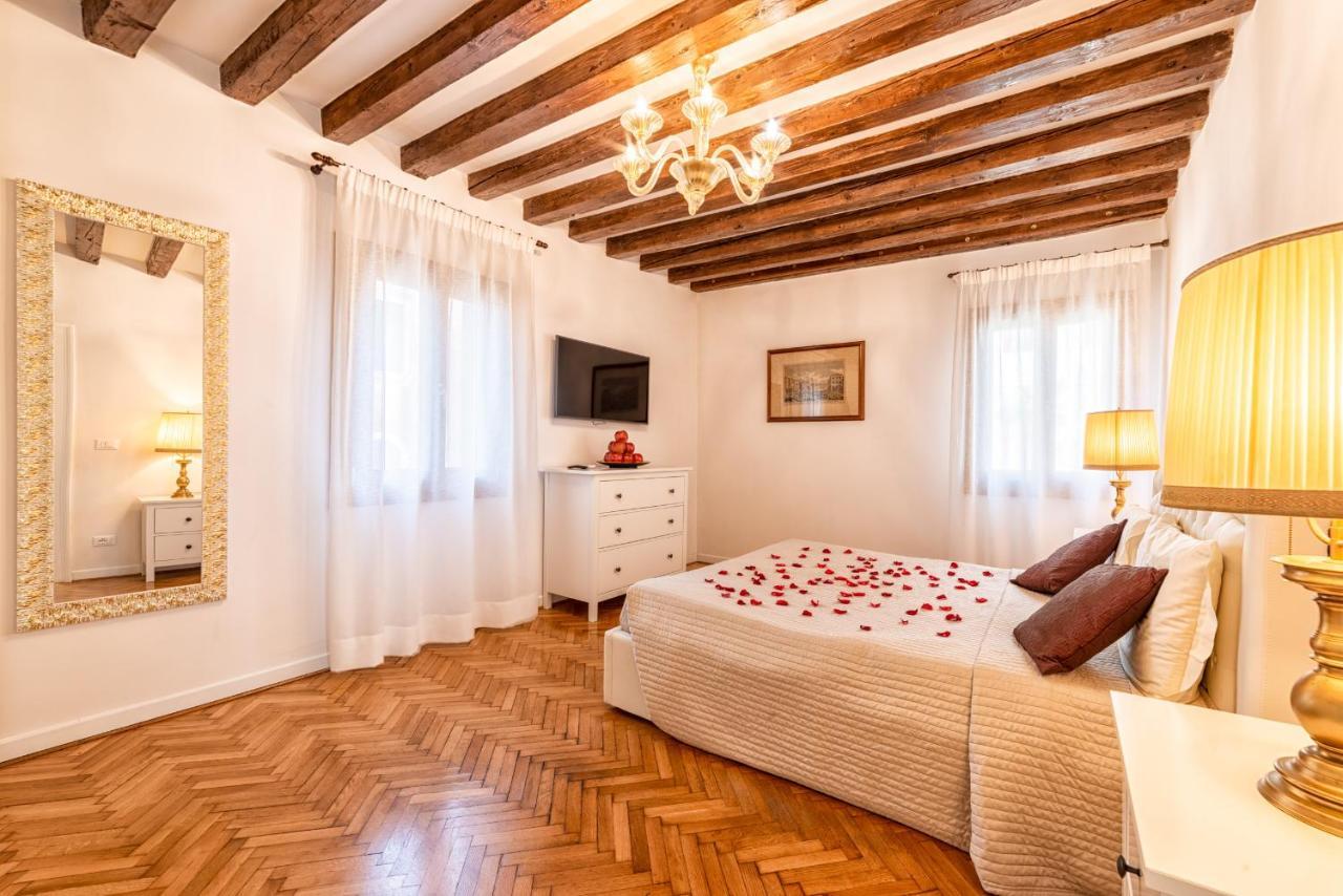 Casanova Fenice - Canal View Venedik Dış mekan fotoğraf