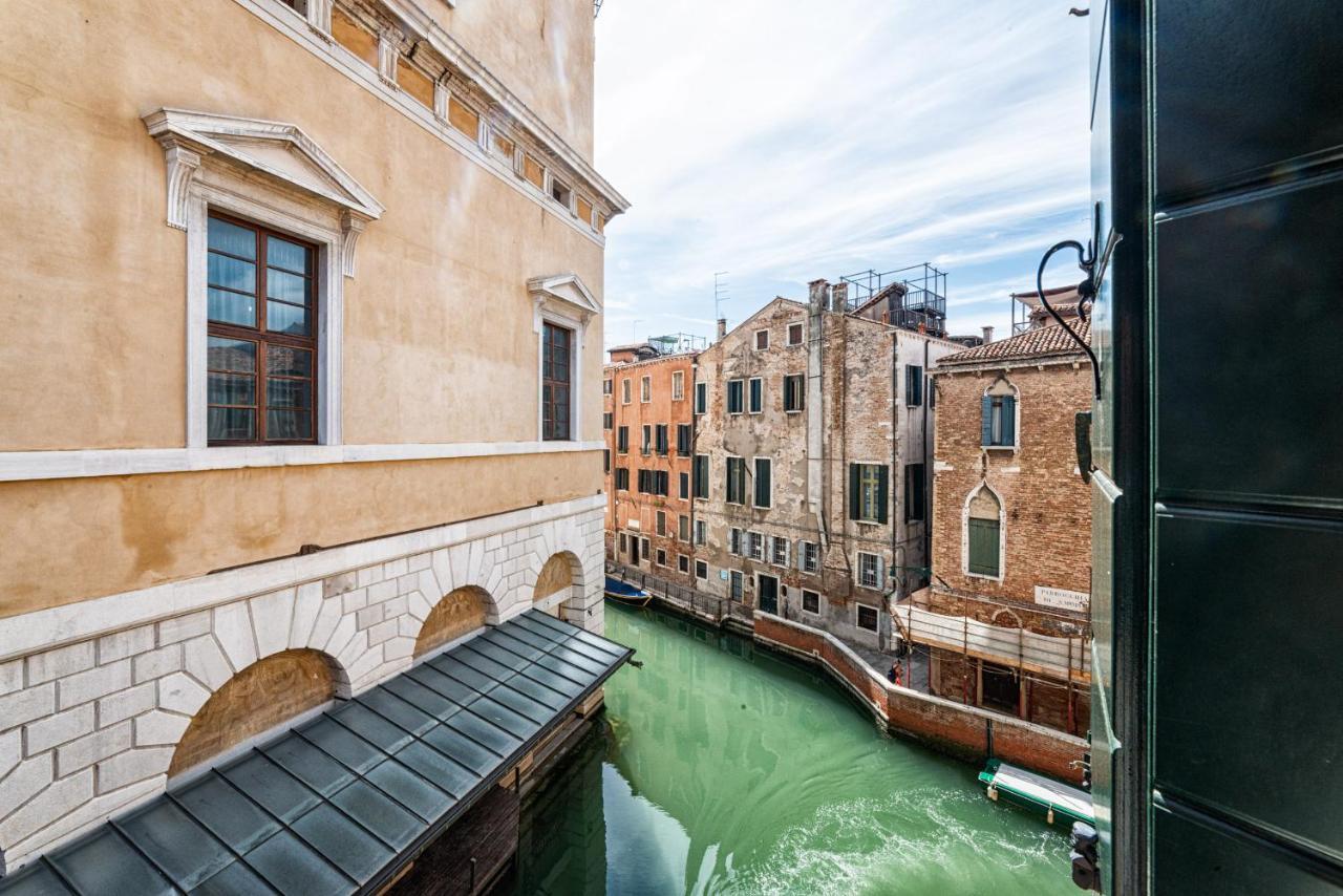 Casanova Fenice - Canal View Venedik Dış mekan fotoğraf