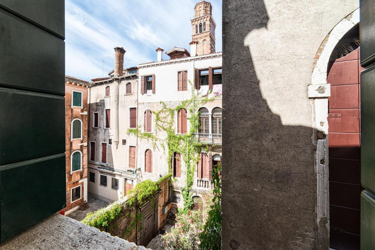 Casanova Fenice - Canal View Venedik Dış mekan fotoğraf