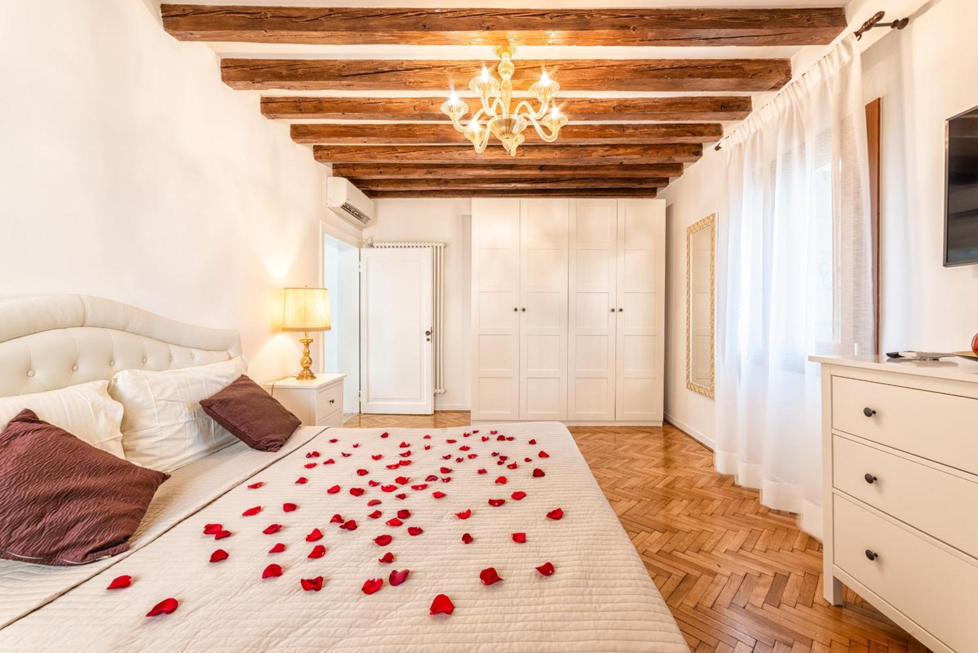 Casanova Fenice - Canal View Venedik Oda fotoğraf