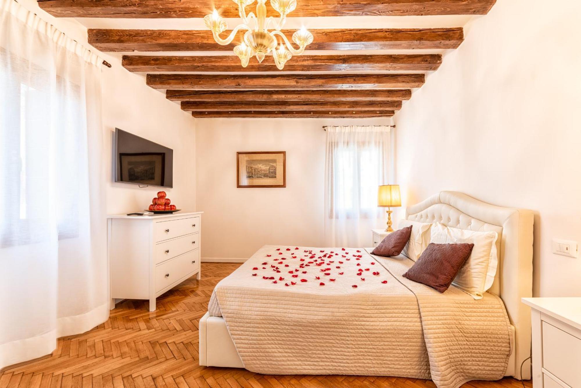 Casanova Fenice - Canal View Venedik Oda fotoğraf
