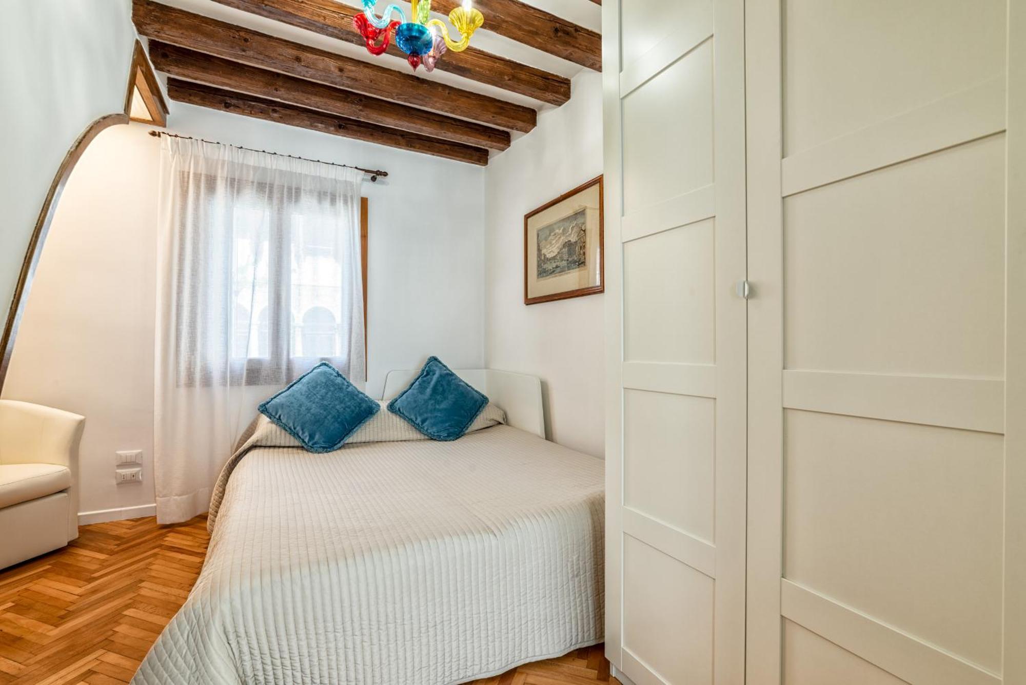 Casanova Fenice - Canal View Venedik Oda fotoğraf