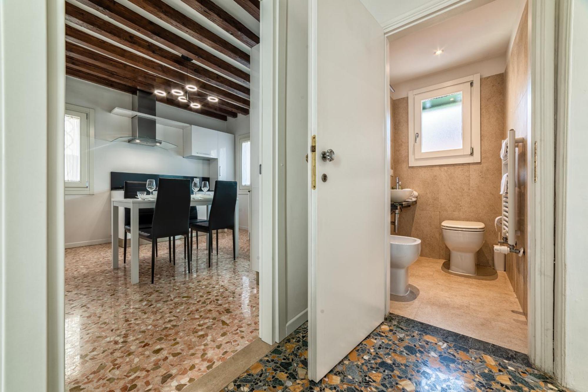 Casanova Fenice - Canal View Venedik Oda fotoğraf